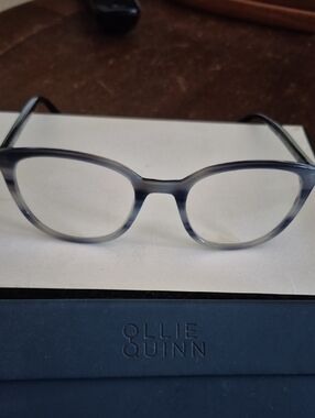 Women's Blue Gradient Round Glasses